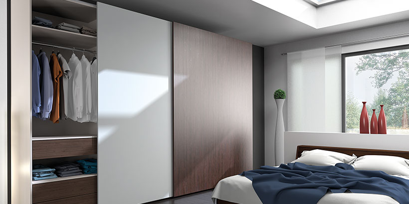 Éclairages pour meubles et aménagement intérieur et ferrements, poignées et serrures pour portes coulissantes en différents matériaux.