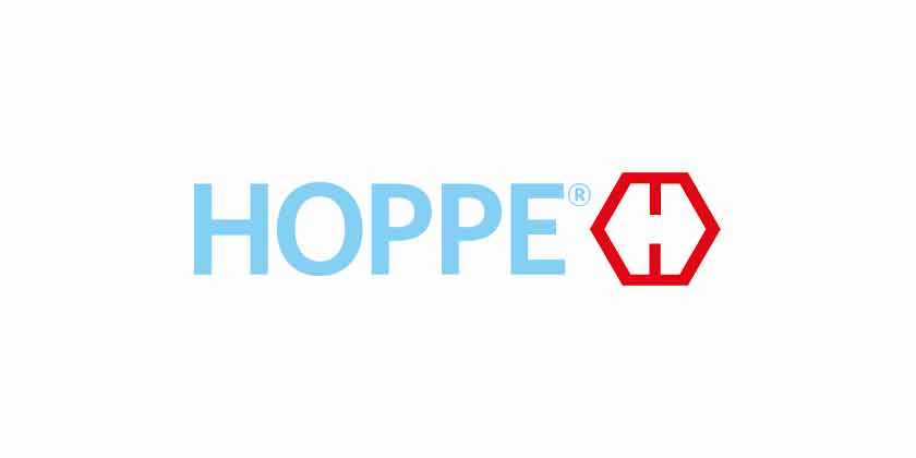 Le groupe HOPPE développe et fabrique des poignées et des boutons de portes, des ferrements de protection, des tirants de portes et des poignées de fenêtres ainsi que des serrures pour portes coulissantes de pointe.